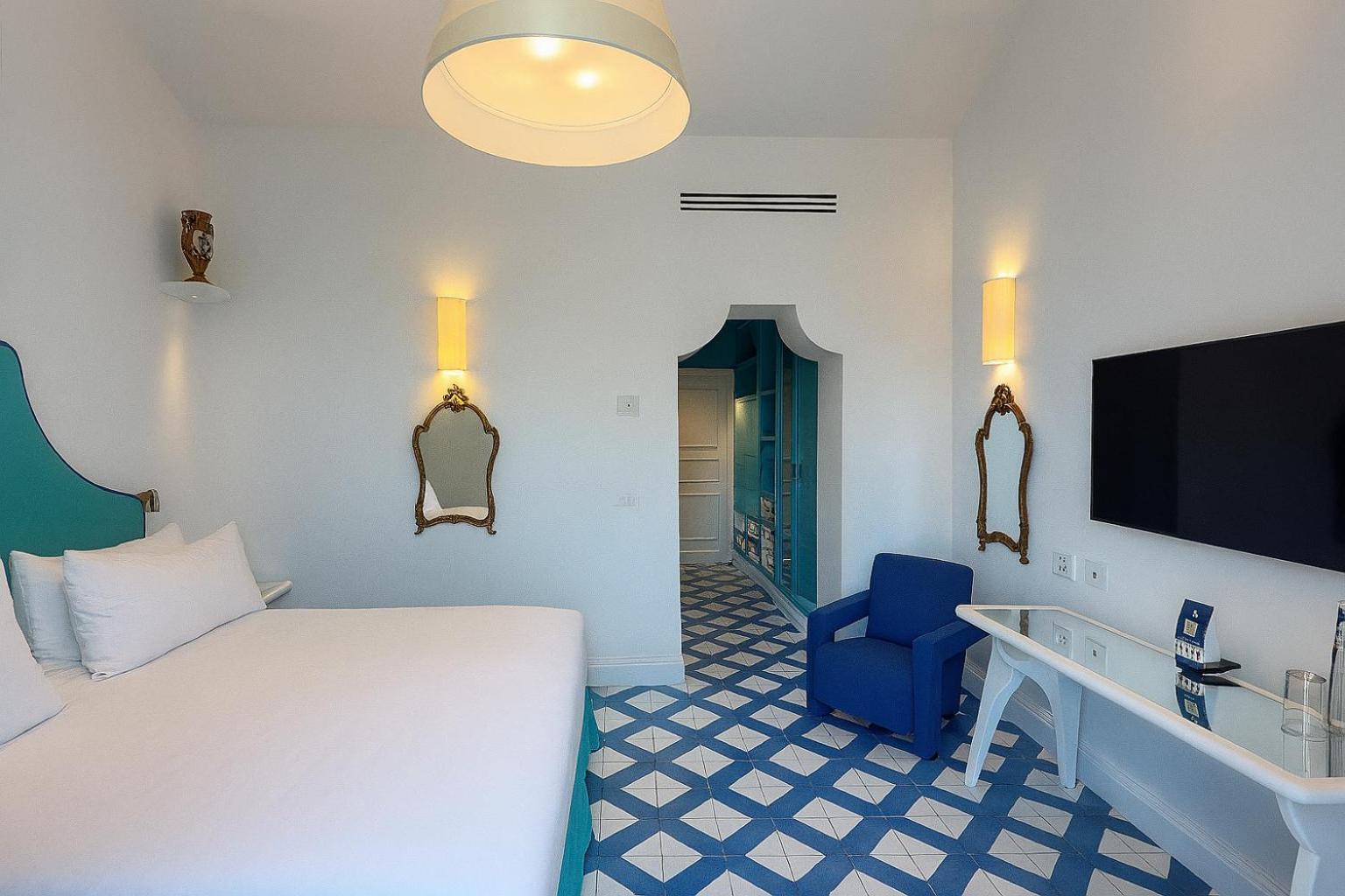 Classic Double or Twin Room with City View,1743987241:JPEG